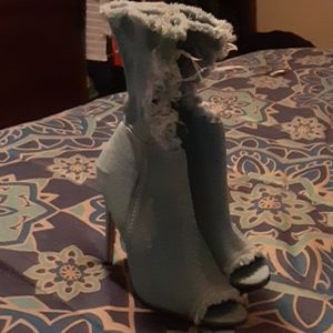 Denim heel